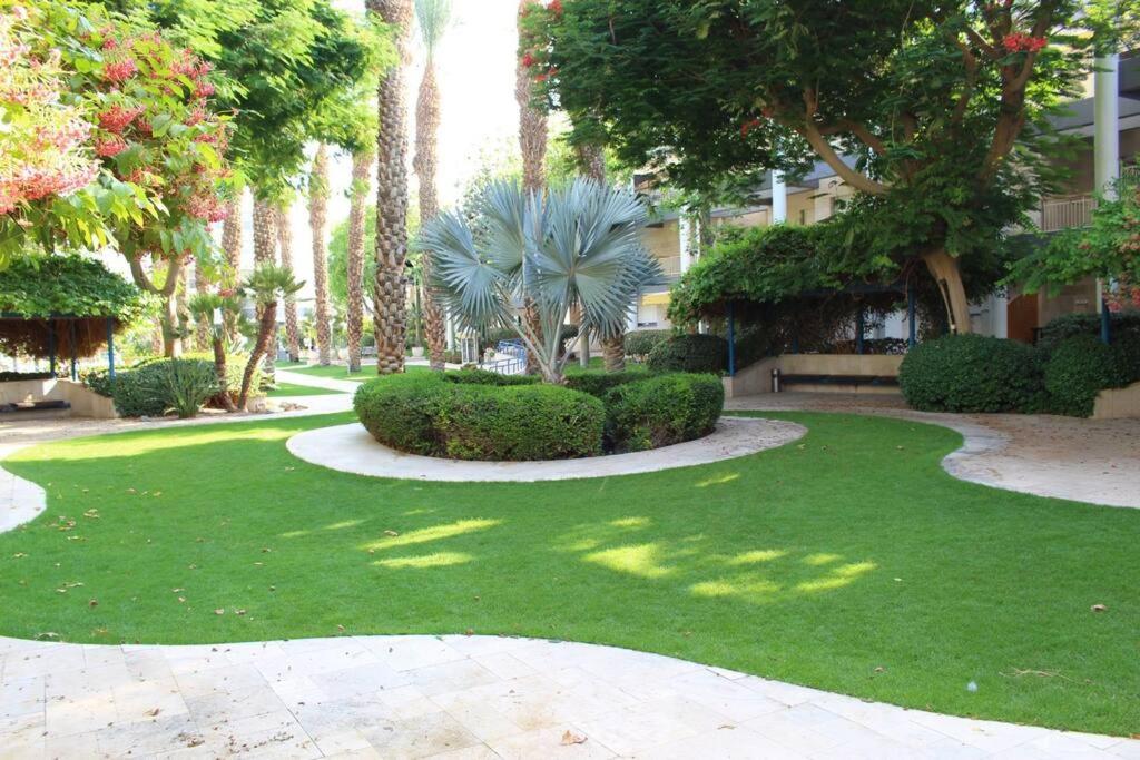 Apartment Pool Side Luxury At Royal Park-new Listing Eilat