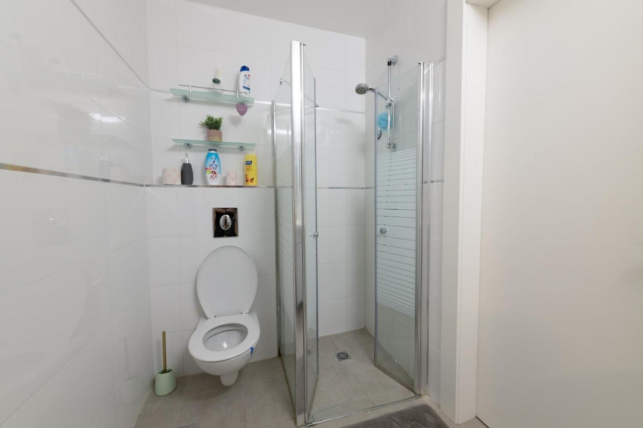 Apartment Pool Side Luxury At Royal Park-new Listing Eilat